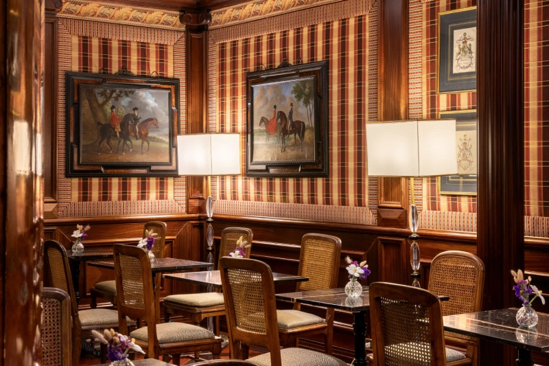 Breakfast room with tartan walls, wood panelling, equestrian paintings and tables near the Rome Opera House - The Hotel Britannia, BZAR hotels in Rome