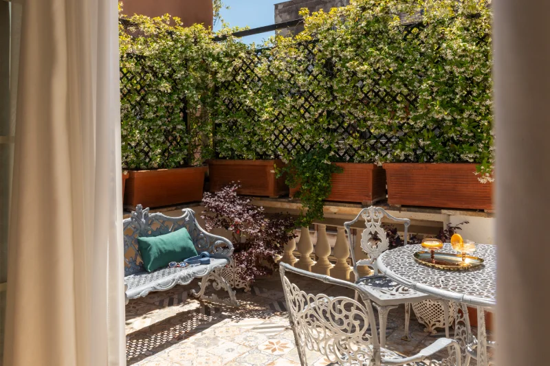 Suite with lounge, desk and access to a private terrace in central Rome near Piazza della Repubblica - The Hotel Britannia, BZAR hotels in Rome